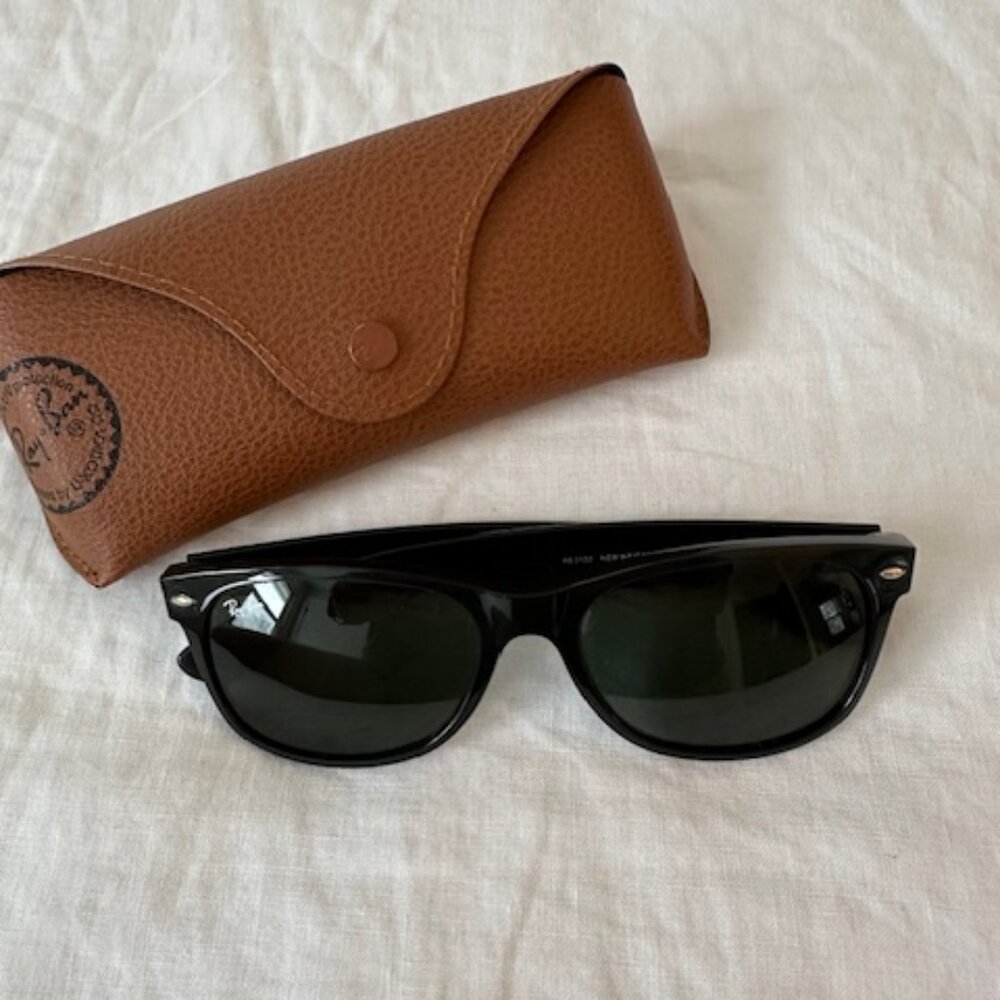 Ray-Ban New Wayfarer 2132 55-18 Glossy Black